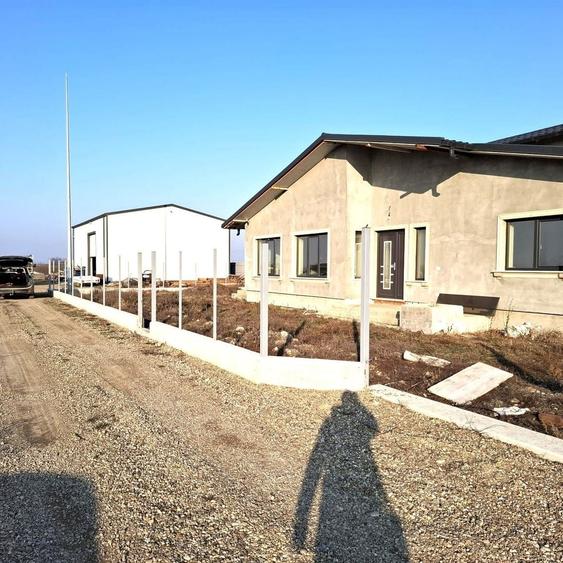 Casă cu 3 camere cu Canalizare în Exterior Nord
