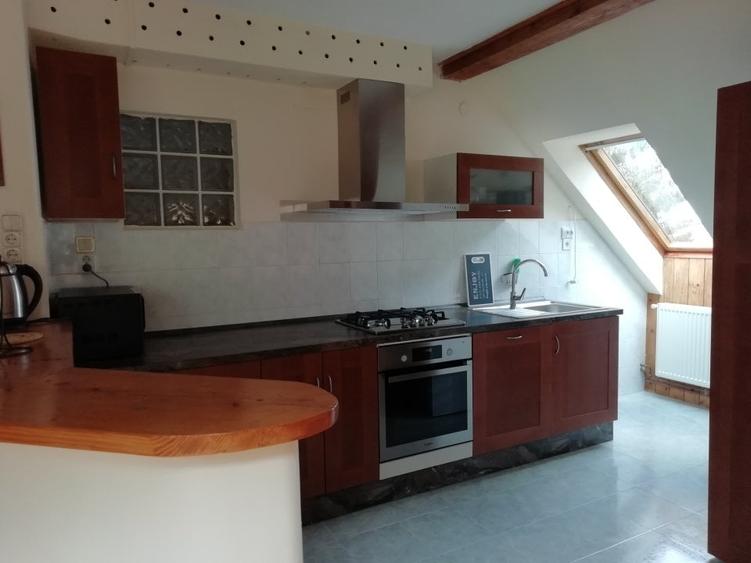 Apartament cu 3 camere semidecomandat în Ultracentral
