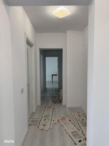 Apartament cu 4 camere decomandat în Exterior Vest