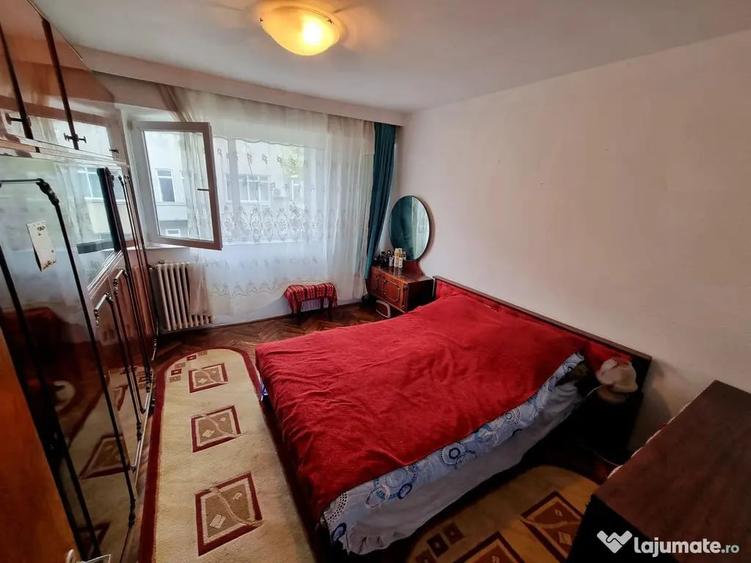 Apartament cu 3 camere decomandat în Ultracentral