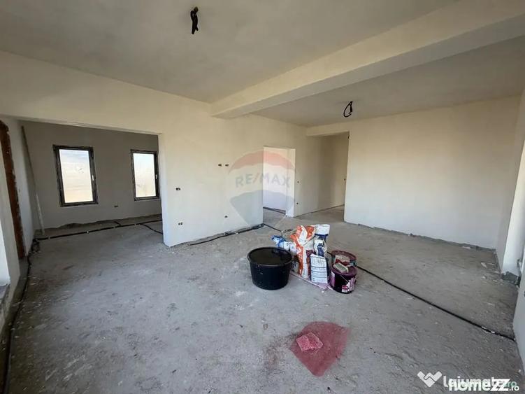 Casă cu 4 camere cu Teren 470 Mp în Câmpineanca