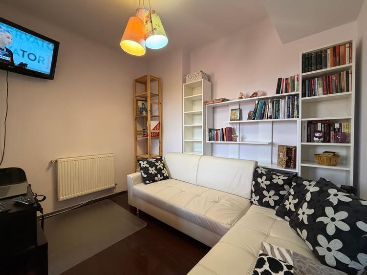Apartament cu 2 camere semidecomandat în 1 Mai