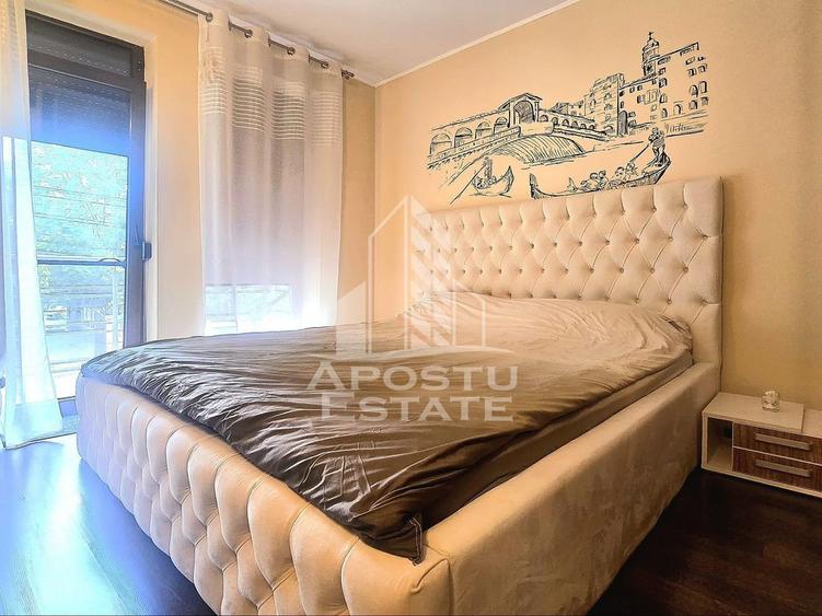 Apartament cu 3 camere decomandat, mobilat în Boul Roșu