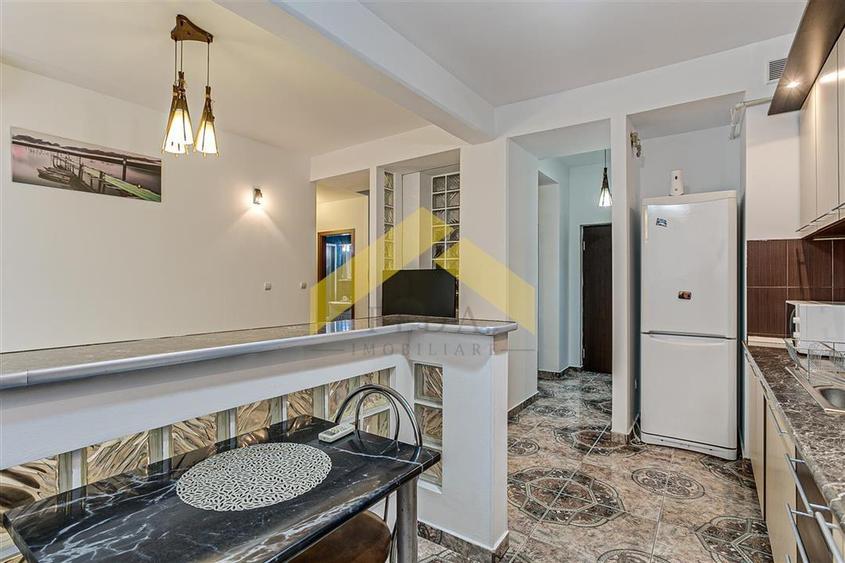 Apartament cu 2 camere semidecomandat, mobilat în UTA