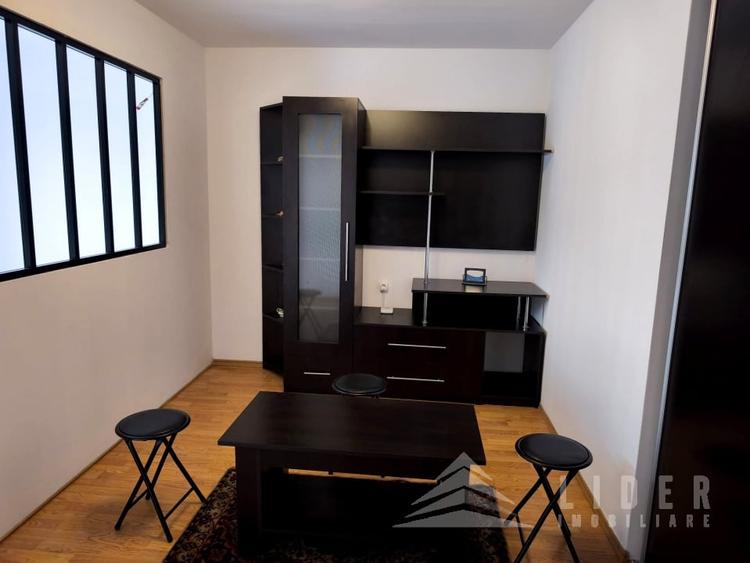 Apartament cu 2 camere semidecomandat, mobilat în Florești