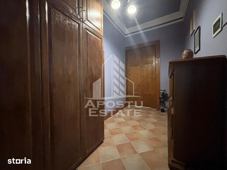 Apartament cu 3 camere semidecomandat în Central