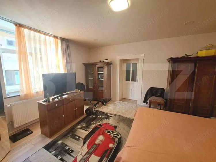 Casă cu Teren 1345 Mp în Central