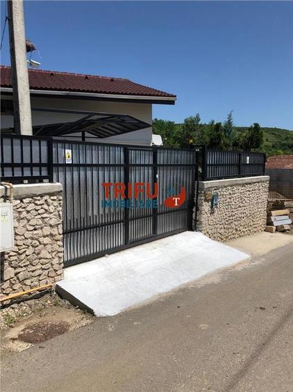 Casă individuală cu 4 camere cu Canalizare în Cricău
