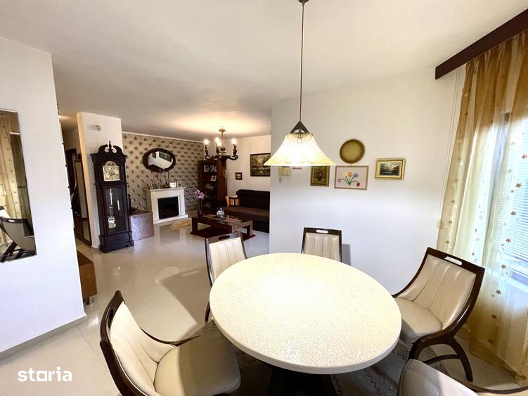 Casă cu 6 camere cu Teren 1629 Mp în Plopu