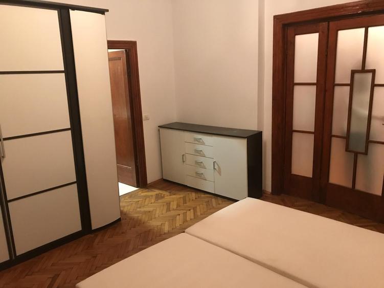 Apartament cu 4 camere circular în P-ța Unirii