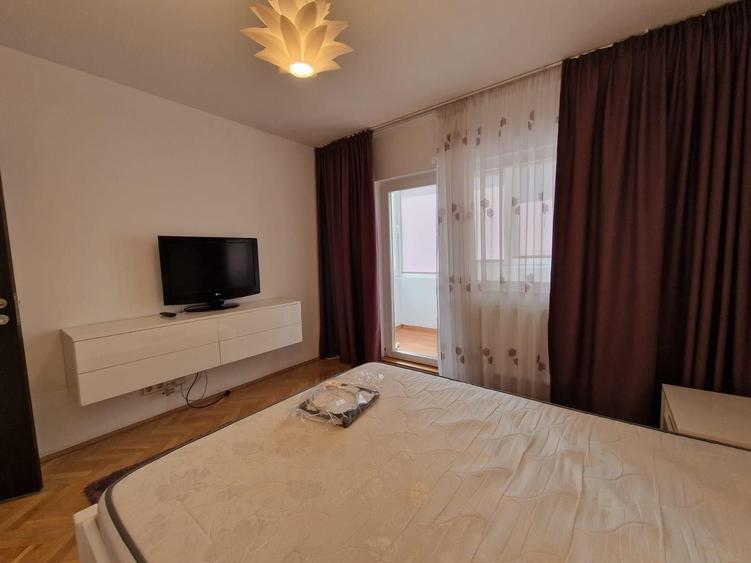 Apartament cu 3 camere decomandat în Zorilor