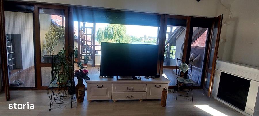 Apartament cu 3 camere în Dămăroaia