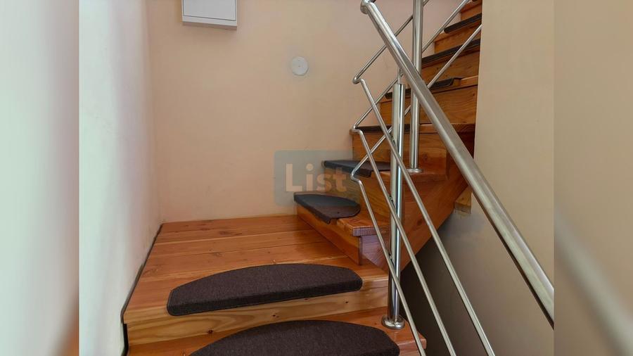 Casă cu 5 camere cu Teren 40 Mp în Central