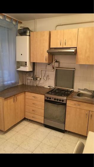 Apartament cu 4 camere decomandat în Central