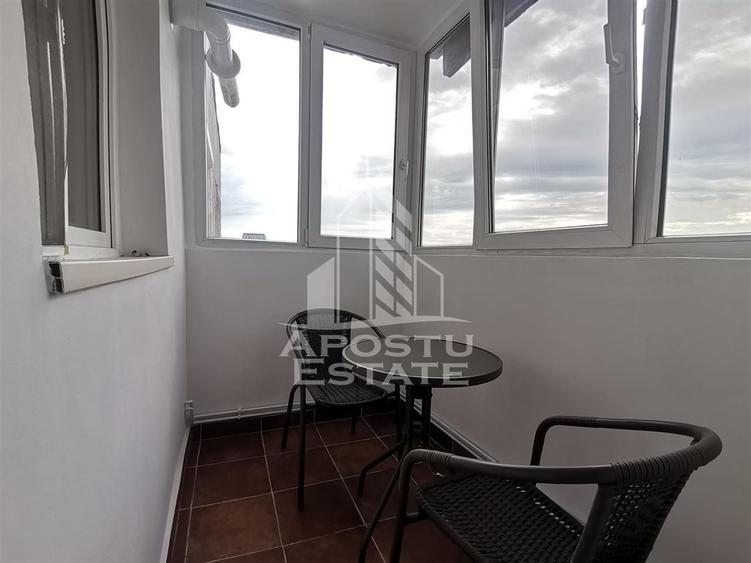 Apartament cu 3 camere decomandat, mobilat în Complex Studențesc