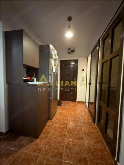 Apartament cu 3 camere, mobilat în Brâncoveanu