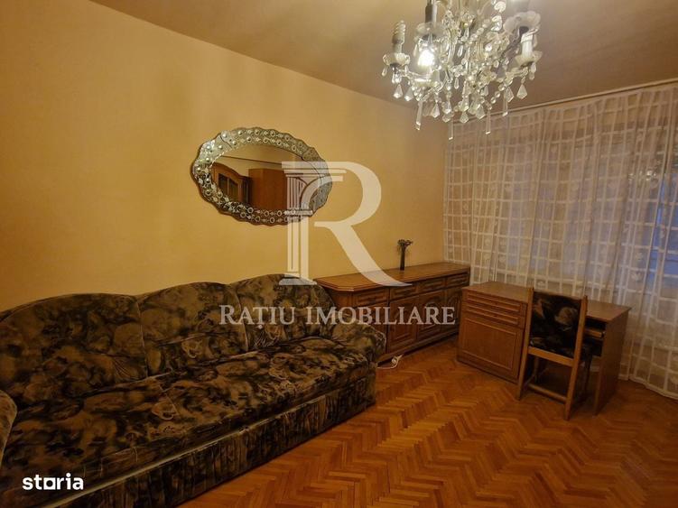 Apartament cu 4 camere decomandat în Decebal