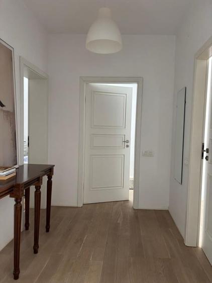 Apartament cu 4 camere decomandat în Floreasca