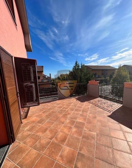 Duplex cu 5 camere cu Canalizare în Faleza Nord