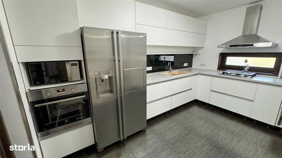 Apartament cu 4 camere semidecomandat, mobilat în Aviației