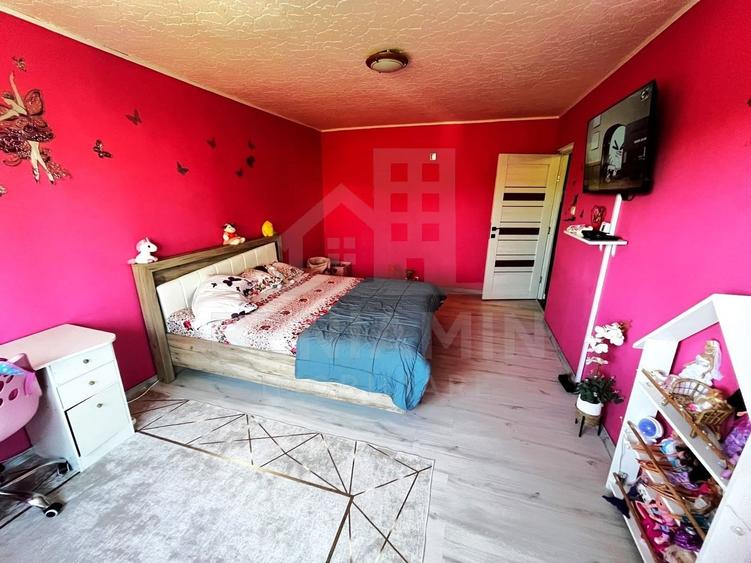 Apartament cu 3 camere semidecomandat, mobilat în 1 Mai