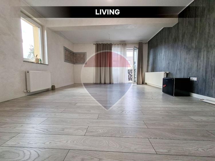 Apartament cu 3 camere decomandat, mobilat în Orașul Vechi