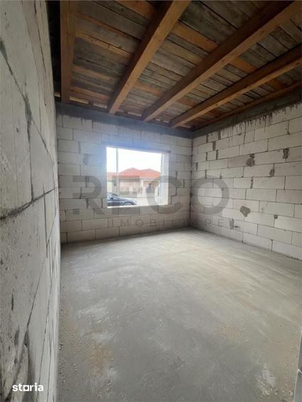 Casă cu 4 camere cu Teren 487 Mp în Sântandrei