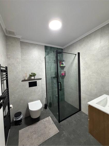 Apartament cu 3 camere semidecomandat în Central