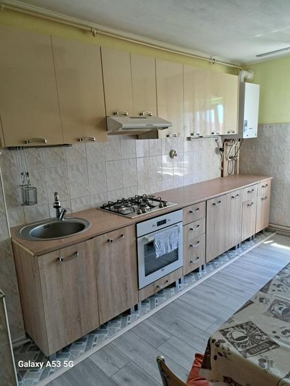 Apartament cu 2 camere decomandat în Livada