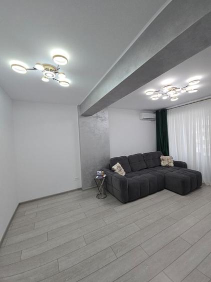 Apartament cu 2 camere decomandat în Drumul Taberei