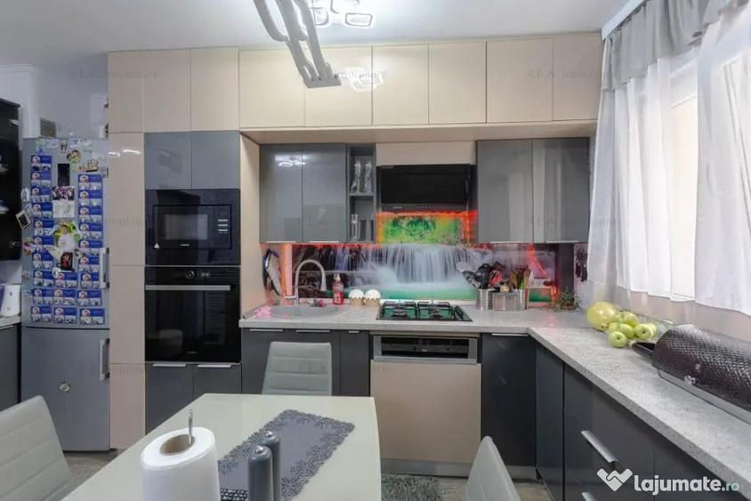 Apartament cu 3 camere decomandat în Berceni