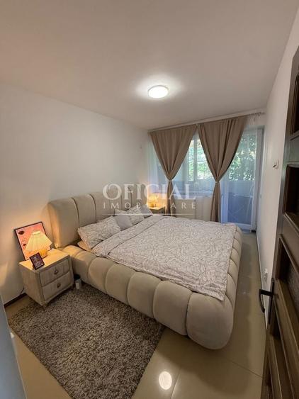 Apartament cu 3 camere semidecomandat, mobilat în Florești