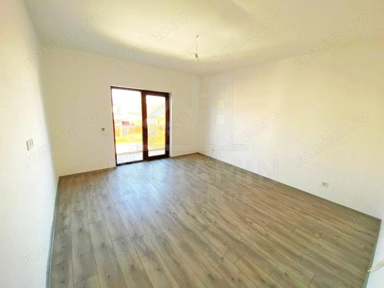 Casă cu Teren 249 Mp în Preajba