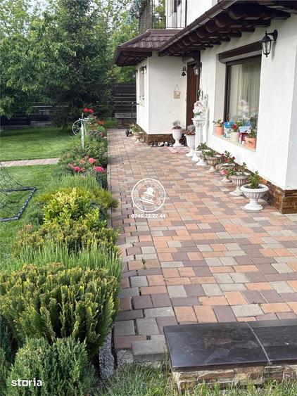 Casă cu 6 camere cu Teren 1500 Mp în Bucium
