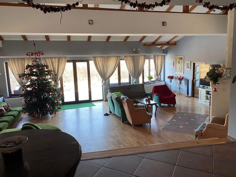 Casă individuală cu 6 camere cu Piscina în Făget