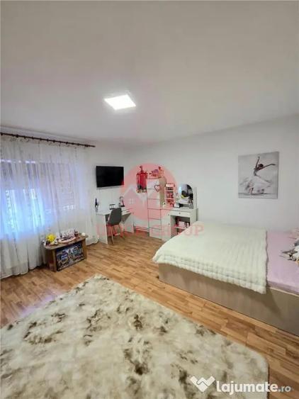 Casă cu 5 camere cu Teren 593 Mp în Central