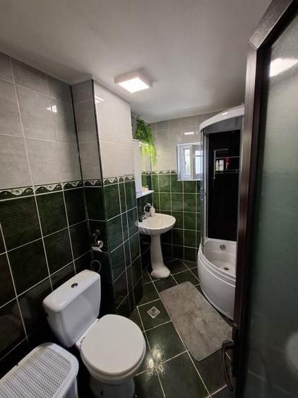 Apartament cu 3 camere decomandat în Tineretului