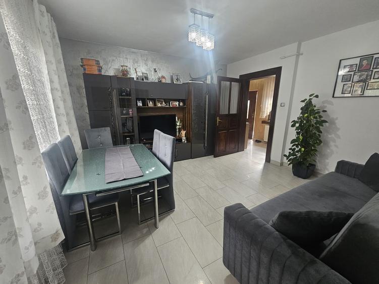 Casă individuală cu 5 camere cu Teren 558 Mp în Dorobanților