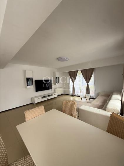 Apartament cu 3 camere semidecomandat, mobilat în Florești