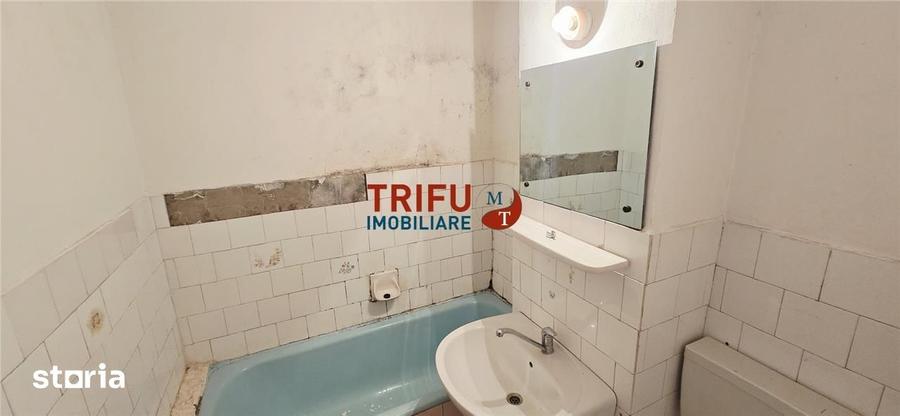 Apartament cu 3 camere decomandat în Cetate