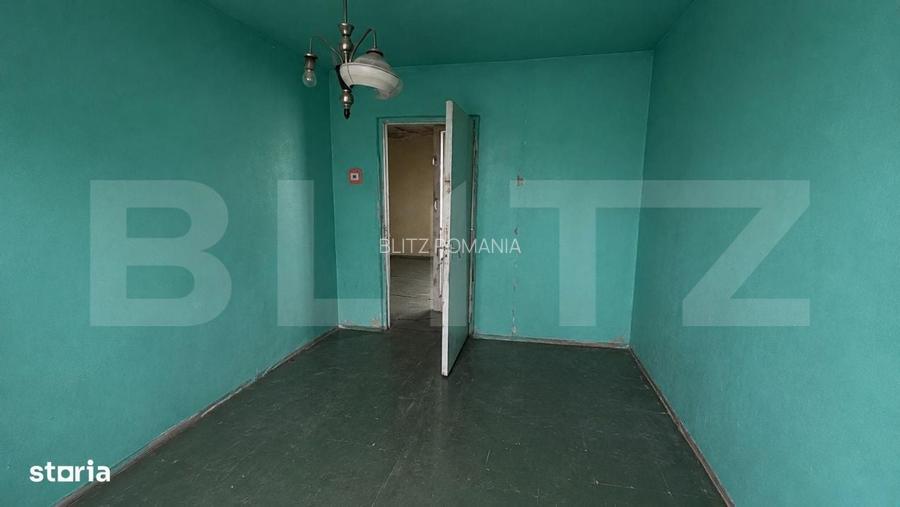 Apartament cu 3 camere si balcon, 50 mp. gata de renovat pe stilul pro