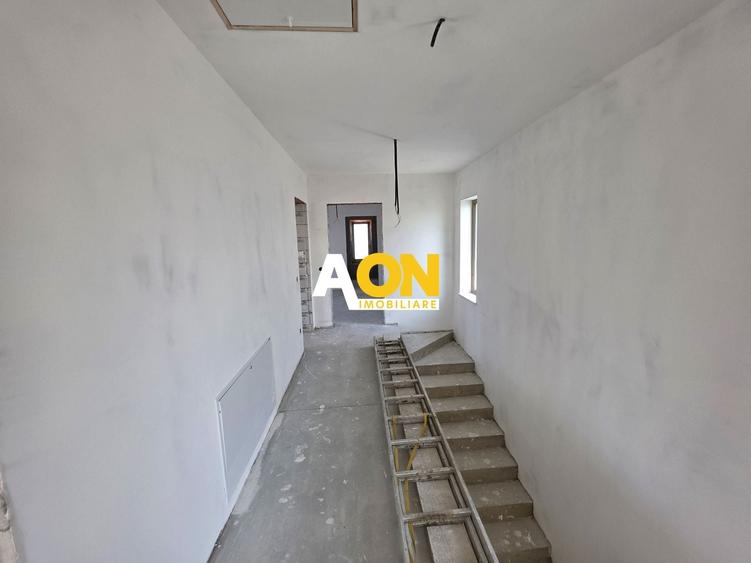 Casă individuală cu 5 camere cu Canalizare în Cetate