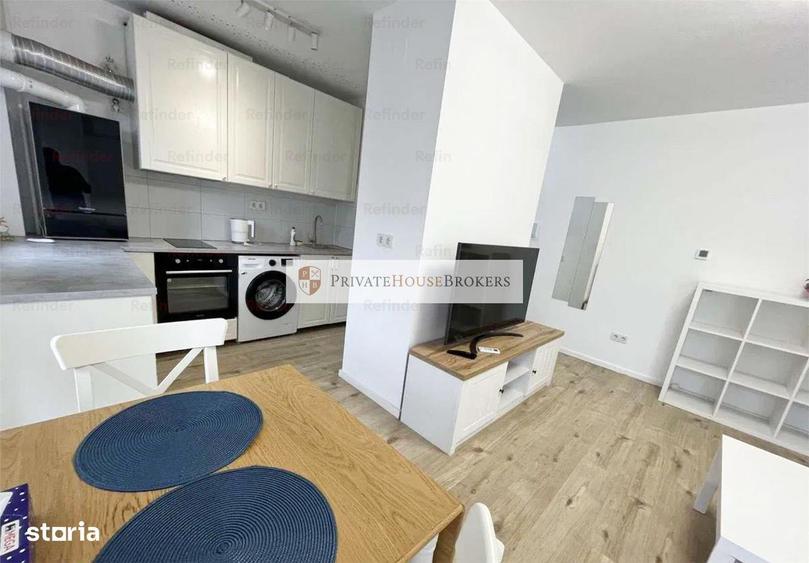 Apartament cu 2 camere semidecomandat, mobilat în Tei