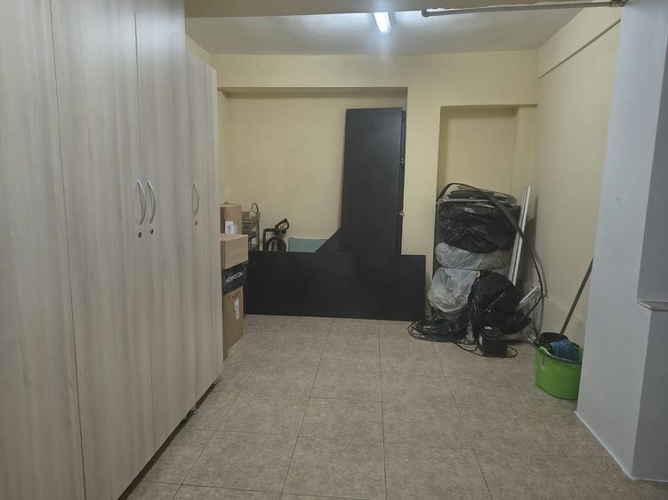Apartament cu 3 camere decomandat în Delfinariu