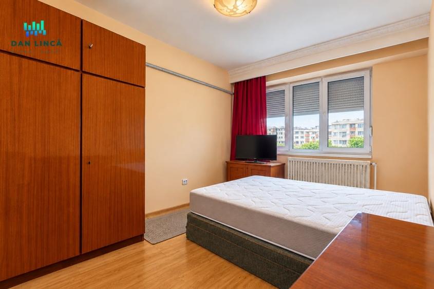 Apartament cu 4 camere decomandat în Central