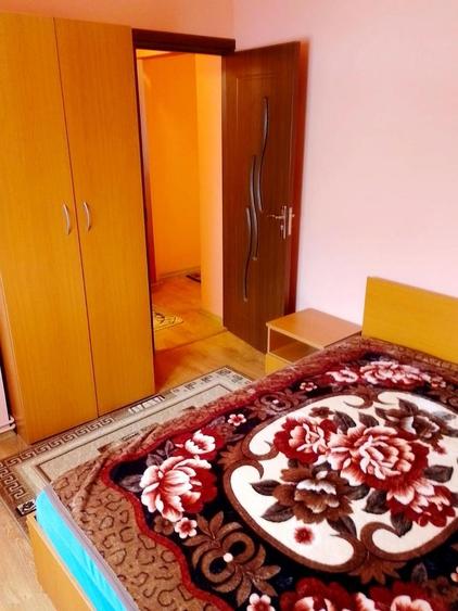 Apartament cu 3 camere semidecomandat în Hipodrom 2