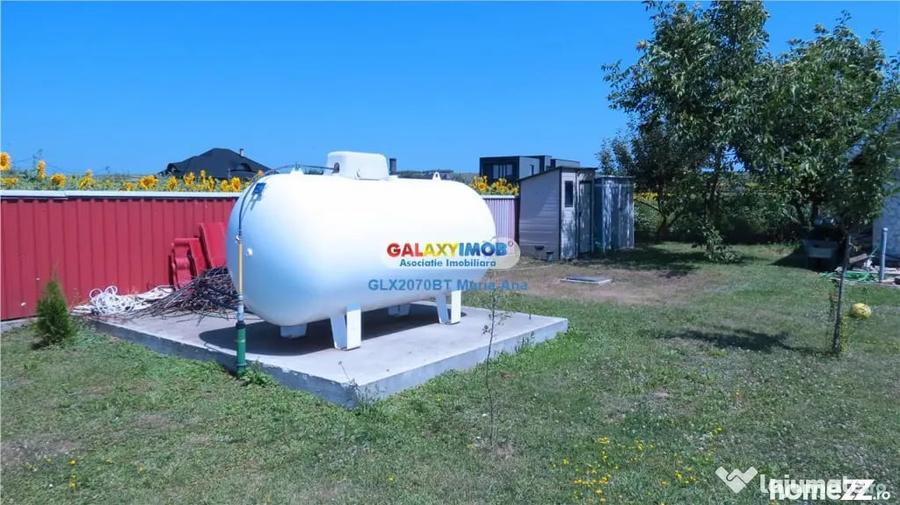 Casă cu 7 camere cu Teren 10000 Mp în Central