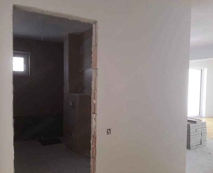 Garsonieră decomandată în Noua