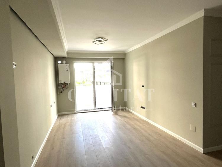 Apartament cu 3 camere semidecomandat în Florești