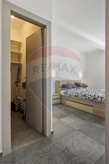 Apartament cu 2 camere semidecomandat în Centrul Civic